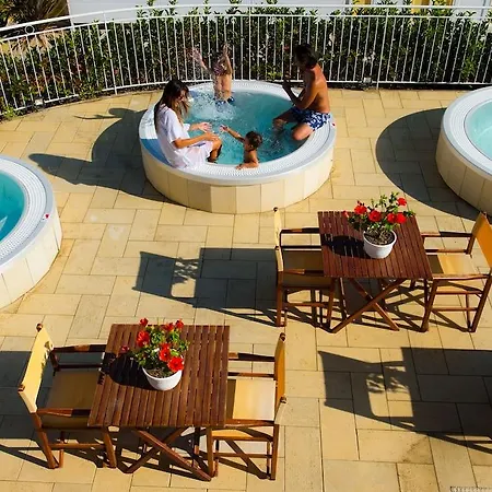 Milano Helvetia - In Centro Con Piscina ריצ'יונה