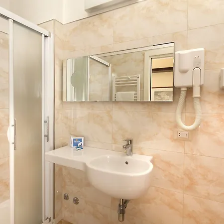 Milano Helvetia - In Centro Con Piscina ריצ'יונה