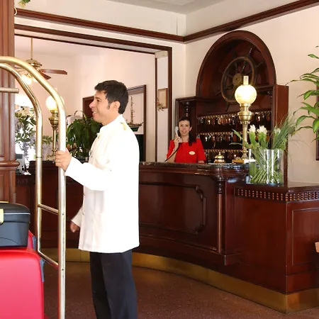 Hotel Milano Helvetia - In Centro Con Piscina Riccione