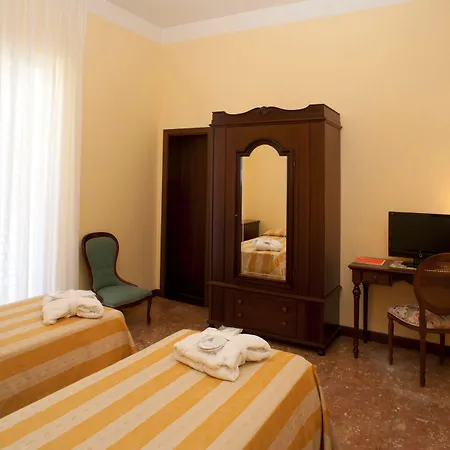 Milano Helvetia - In Centro Con Piscina 3*