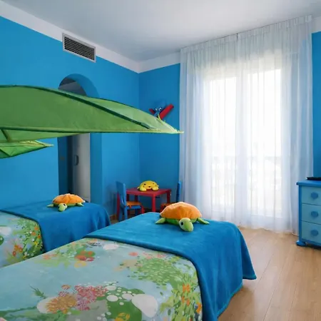 Milano Helvetia - In Centro Con Piscina 3* ריצ'יונה