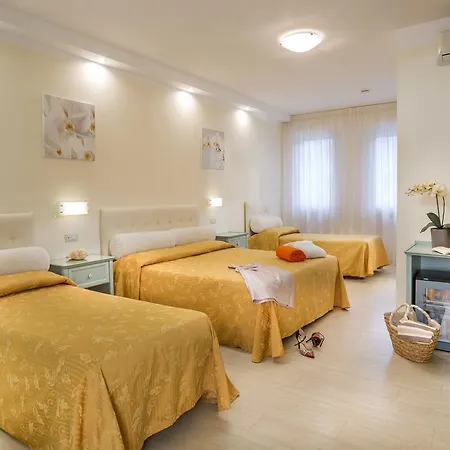 מלון Milano Helvetia - In Centro Con Piscina 3*