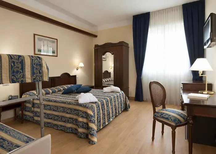 Milano Helvetia Hotel 3*