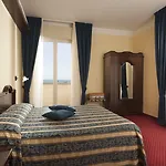 Milano Helvetia - In Centro Con Piscina Hotel 3*