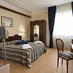 Milano Helvetia - In Centro Con Piscina Hotel 3*