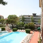 Milano Helvetia - In Centro Con Piscina 3*