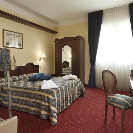 Hotell Milano Helvetia - In Centro Con Piscina 3*