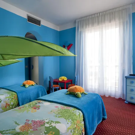 Hotel Milano Helvetia - In Centro Con Piscina Riccione