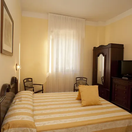 Hotel Milano Helvetia - In Centro Con Piscina Riccione