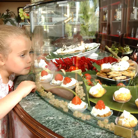 Milano Helvetia - In Centro Con Piscina Hotel 3*