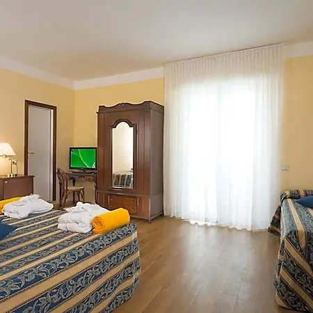 Szálloda Milano Helvetia - In Centro Con Piscina 3*