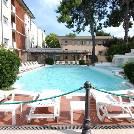 Hotell Milano Helvetia - In Centro Con Piscina Riccione