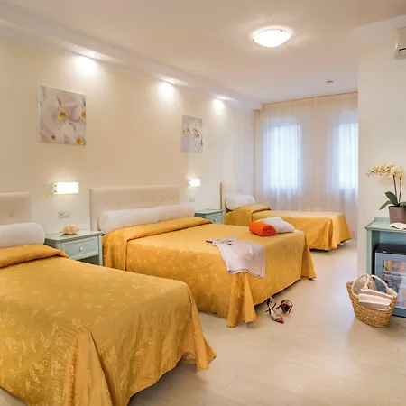 Hotell Milano Helvetia - In Centro Con Piscina 3*