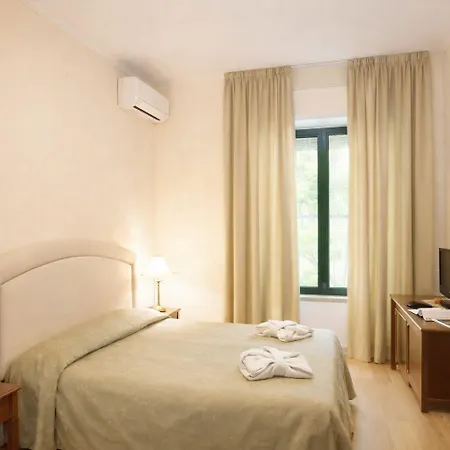Milano Helvetia - In Centro Con Piscina 3*