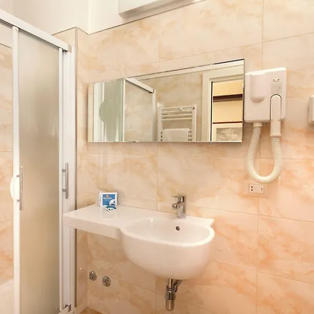 Milano Helvetia - In Centro Con Piscina Hotell Riccione