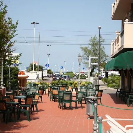 Milano Helvetia - In Centro Con Piscina Hotell 3*