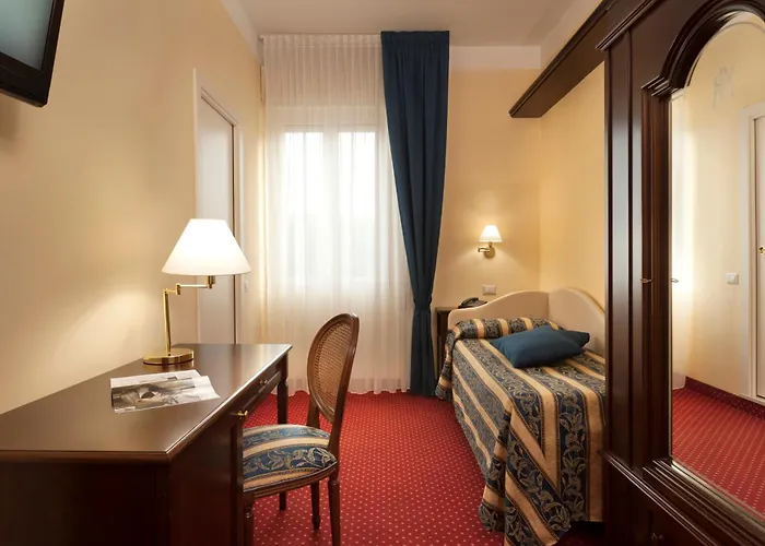 Hotel Milano Helvetia - In Centro Con Piscina Riccione