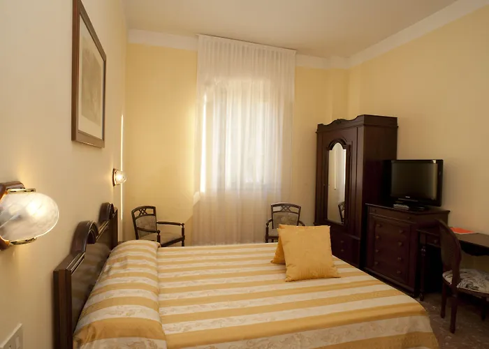 Hotel Milano Helvetia - In Centro Con Piscina Riccione