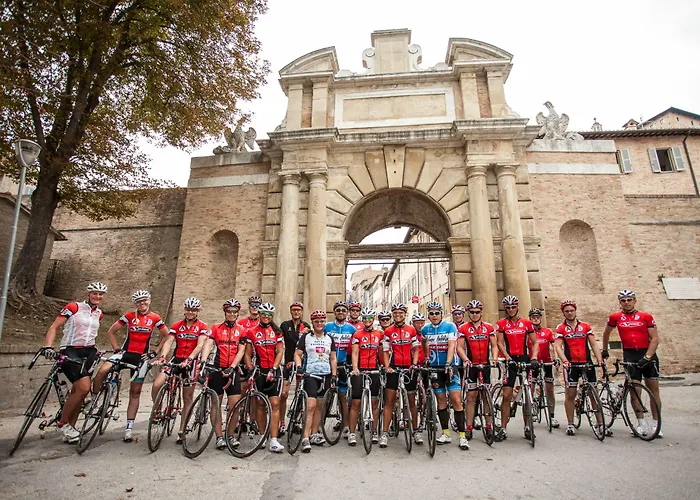 호텔 Milano Helvetia - In Centro Con Piscina 리치오네