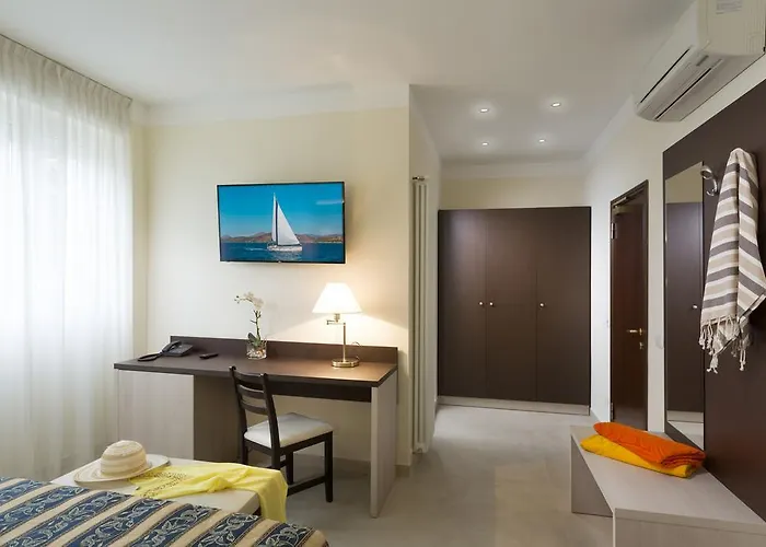 Milano Helvetia - In Centro Con Piscina 3*