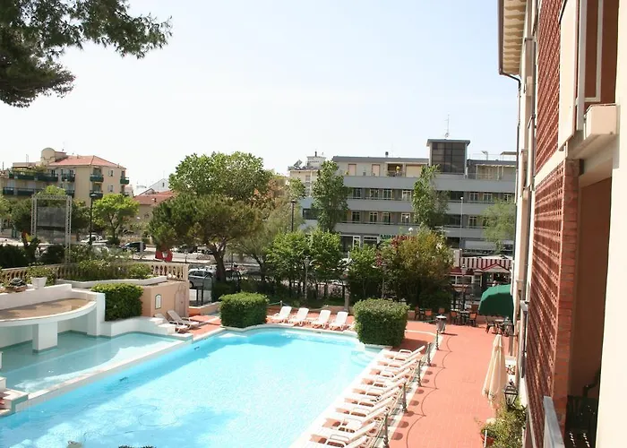 Milano Helvetia - In Centro Con Piscina 3*