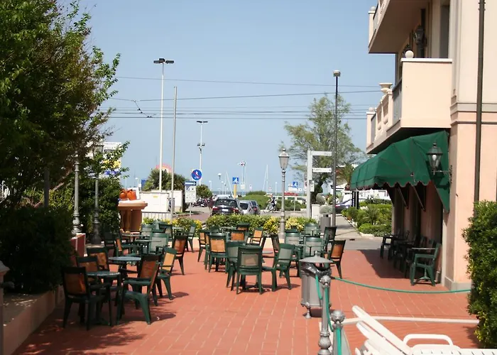 Milano Helvetia - In Centro Con Piscina 호텔 3*