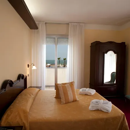 Milano Helvetia - In Centro Con Piscina Szálloda Riccione